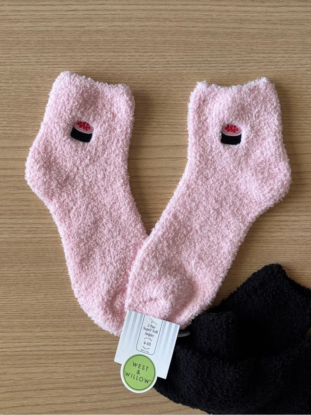 West & Willow Womens 2 Pairs Super Soft Fuzzy Socks Pink Sushi & Black Size 4-10